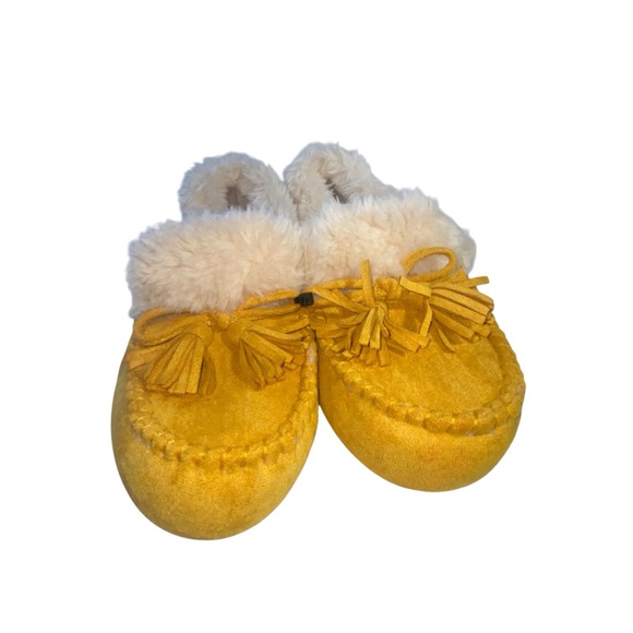 ULTRAIDEAS Women’s Moccasin Slippers Size 8 Yellow Faux Fur Lined Indoor/outdoor - Picture 3 of 16